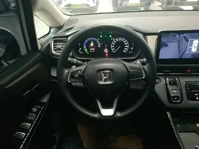 Honda Odyssey — Фото автомобиля 10