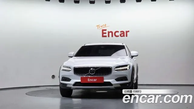 Volvo V90 — Фото автомобиля 3