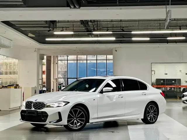 Фотография автомобиля — BMW 3 Series