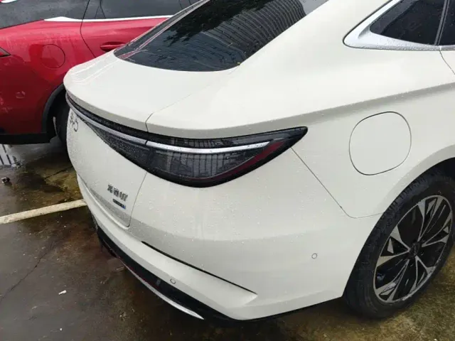 BYD Seal 07 DM-i — Фото автомобиля 23