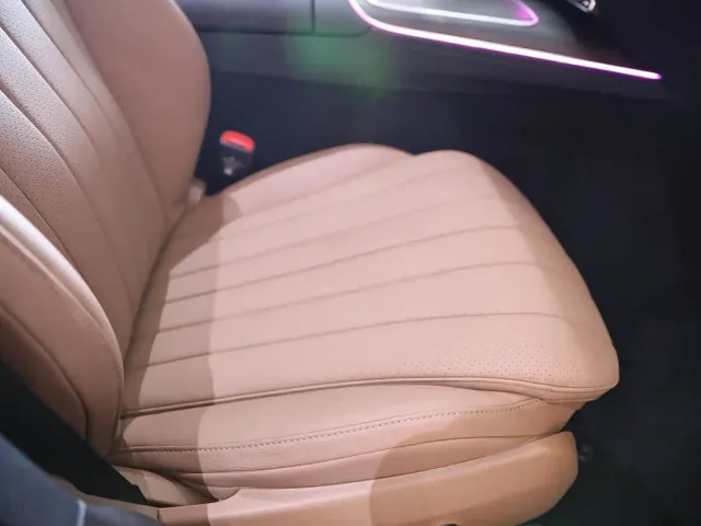Mercedes-Benz E-Class — Фото автомобиля 22