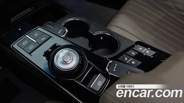 Kia K8 Hybrid — Фото автомобиля 12