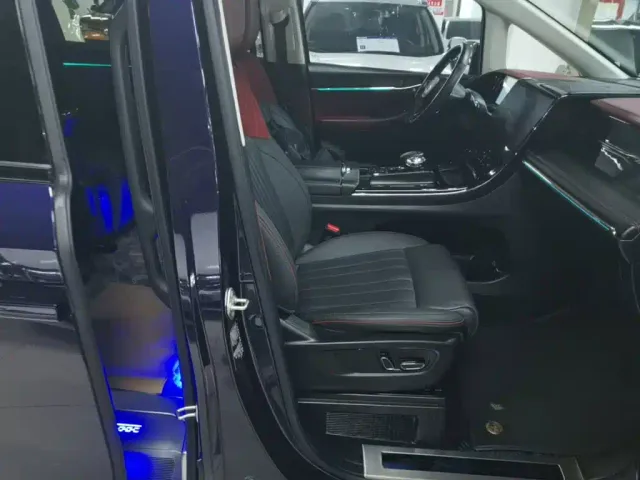 GAC Trumpchi E9 — Фото автомобиля 24