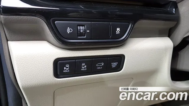 Kia Carnival Generation 4 — Фото автомобиля 26