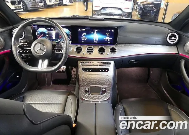 Mercedes-Benz E-Class — Фото автомобиля 4