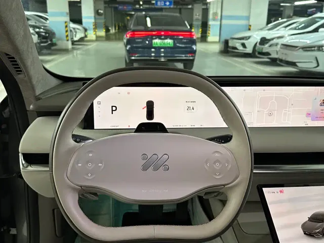 IM Motors L7 — Фото автомобиля 13