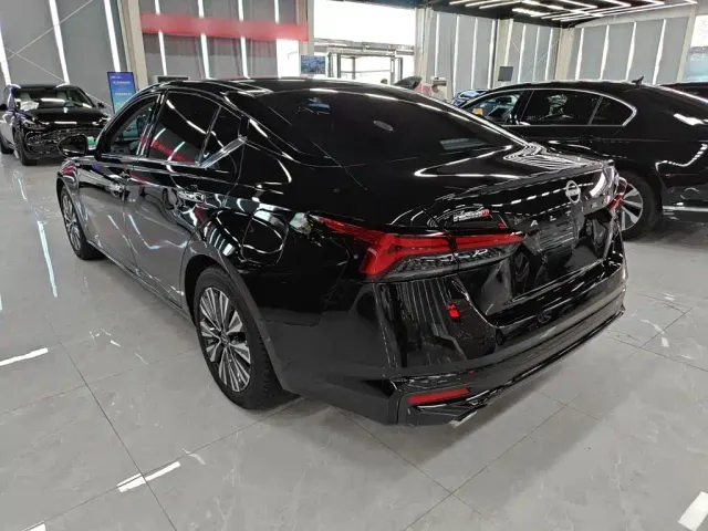 Nissan Teana — Фото автомобиля 13