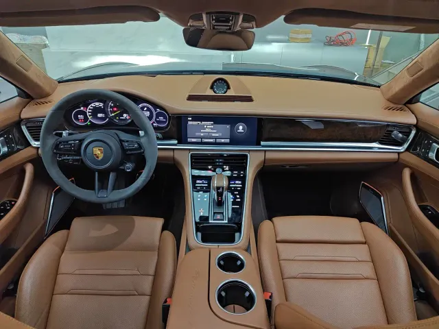 Porsche Panamera — Фото автомобиля 6
