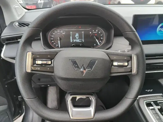 Wuling Jiachen — Фото автомобиля 10