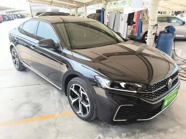 Volkswagen Passat — Фото автомобиля 3