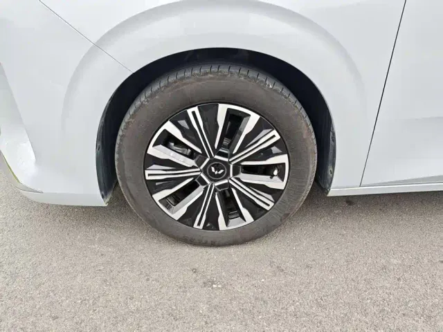Wuling Starlight 730 — Фото автомобиля 22