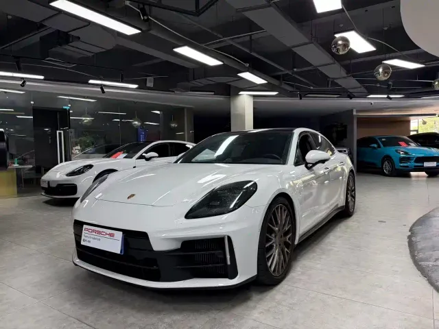 Фотография автомобиля — Porsche Panamera