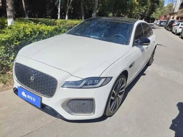 Фотография автомобиля — Jaguar XFL
