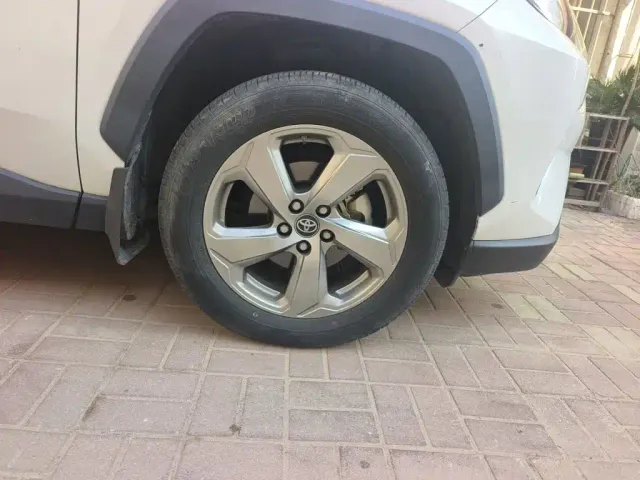 Toyota RAV4 — Фото автомобиля 24