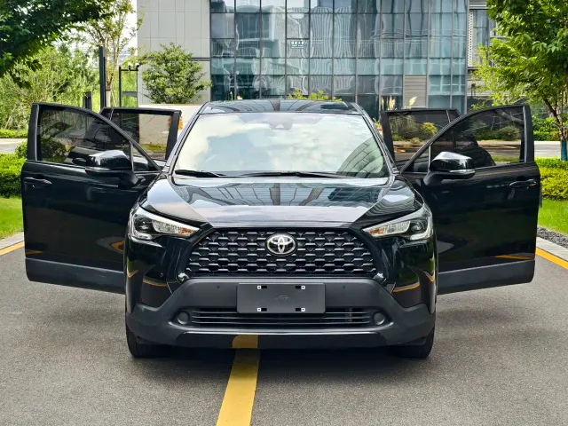 Toyota Corolla Cross — Фото автомобиля 2