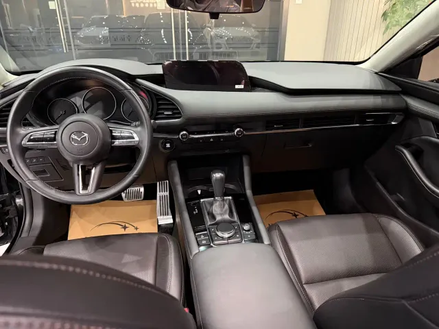 Mazda Axela — Фото автомобиля 13
