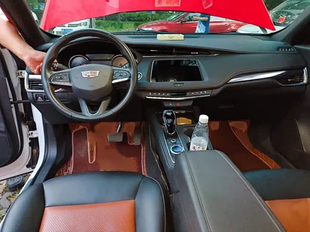 Cadillac XT4 — Фото автомобиля 12