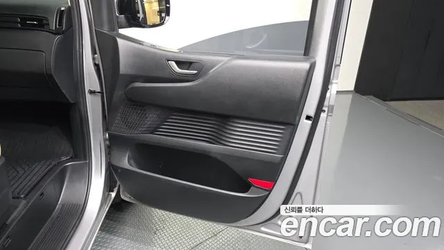 Hyundai Staria — Фото автомобиля 14