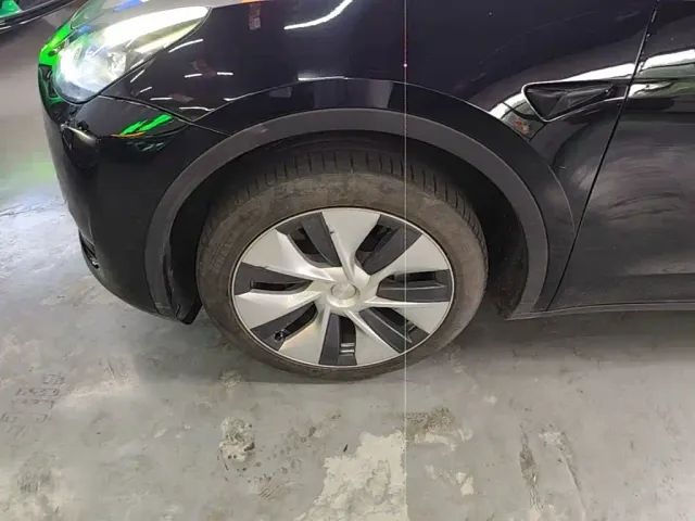 Tesla Model Y — Фото автомобиля 22