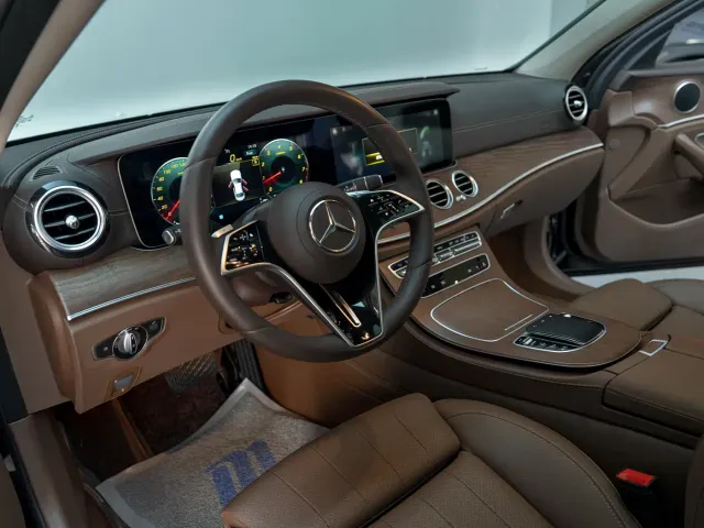 Mercedes-Benz E-Class — Фото автомобиля 9