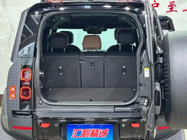 Land Rover Defender — Фото автомобиля 20