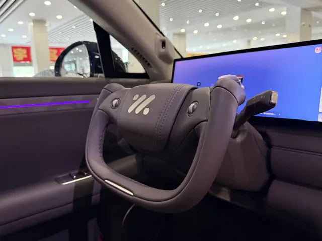 IM Motors LS6 — Фото автомобиля 18