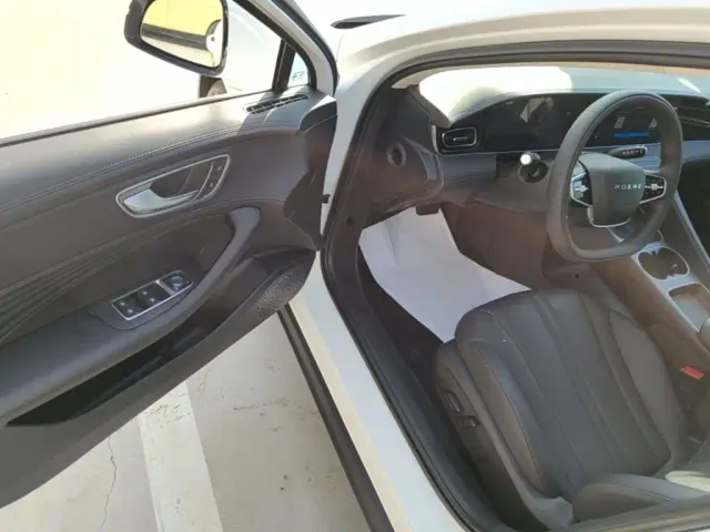 Roewe D7 — Фото автомобиля 15