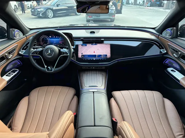 Mercedes-Benz E-Class — Фото автомобиля 10