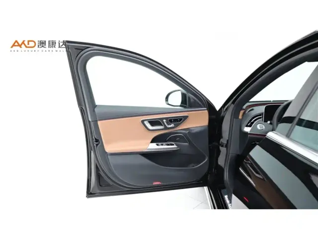 Mercedes-Benz E-Class — Фото автомобиля 10