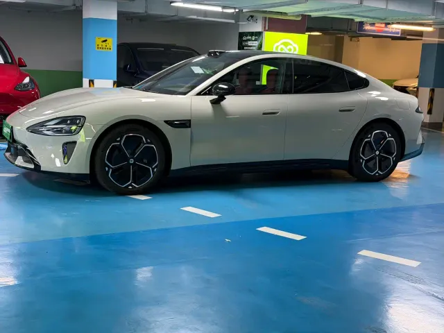 Xiaomi SU7 — Фото автомобиля 8