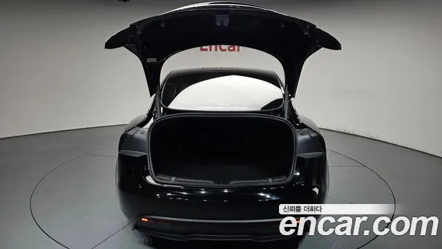 Tesla Model 3 — Фото автомобиля 26