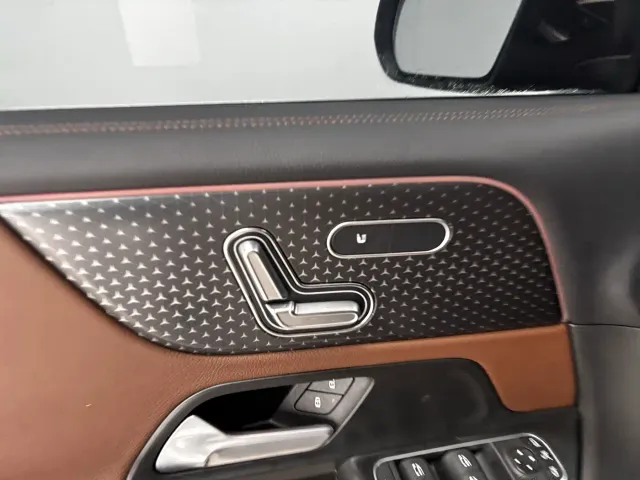Mercedes-Benz GLB-Class — Фото автомобиля 11