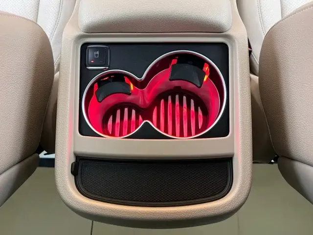 Mercedes-Benz V-Class — Фото автомобиля 24