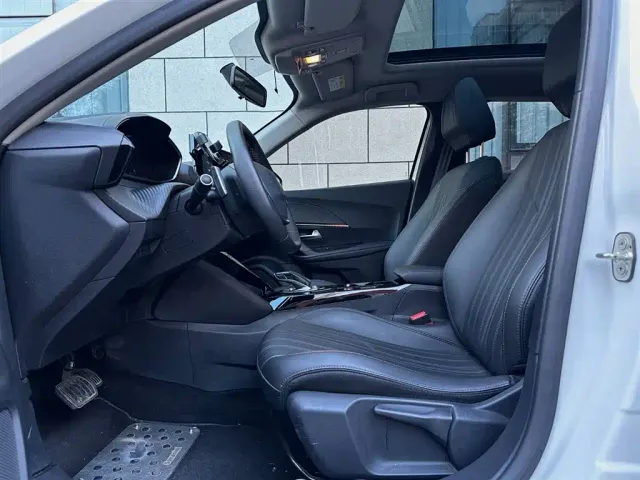 Peugeot 2008 — Фото автомобиля 17