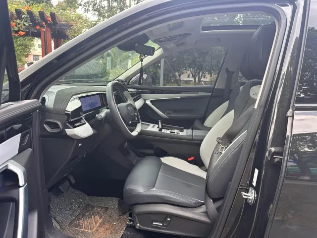 Geely Boyue L — Фото автомобиля 11