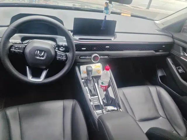 Honda Accord — Фото автомобиля 12