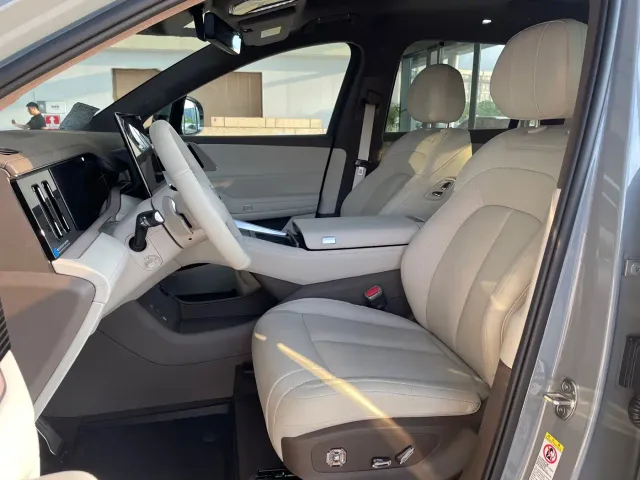 Denza Denza N8L 2025 Standard — Фото автомобиля 9