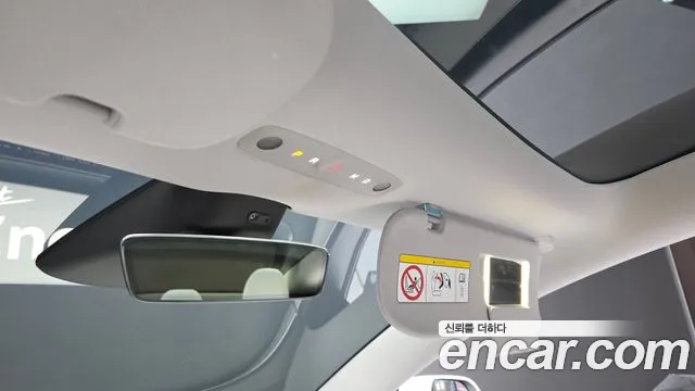 Tesla Model 3 — Фото автомобиля 28