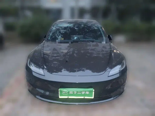Tesla Model 3 — Фото автомобиля 2