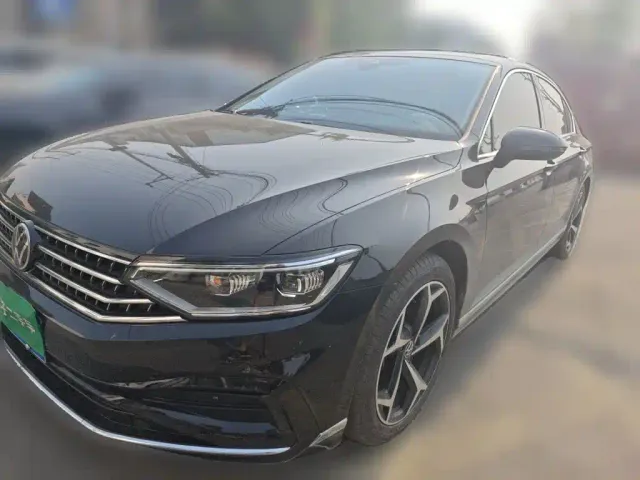 Фотография автомобиля — Volkswagen Magotan