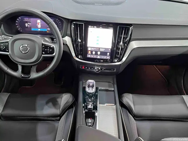 Volvo S60 — Фото автомобиля 4