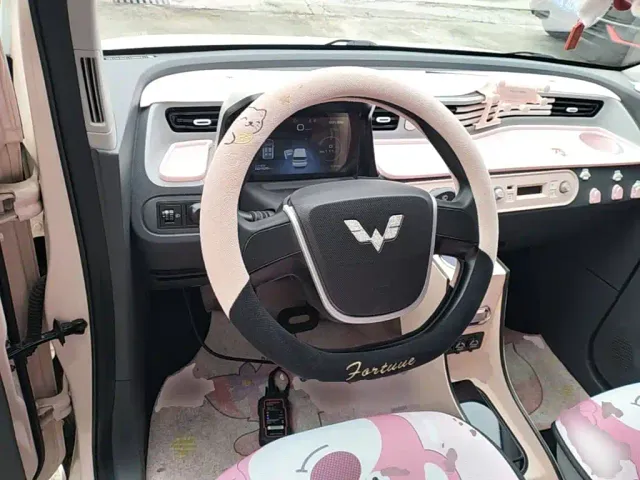Wuling Hongguang Mini EV — Фото автомобиля 10