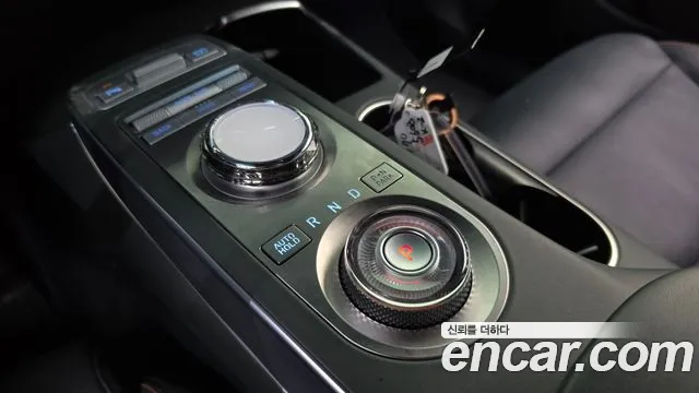 Genesis GV70 — Фото автомобиля 12