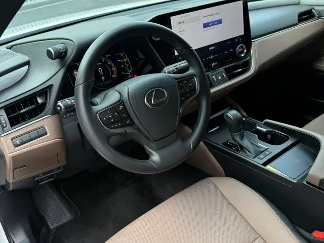Lexus ES — Фото автомобиля 5
