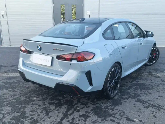 BMW M235L — Фото автомобиля 4