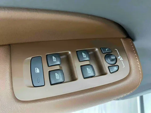 Volvo S60 — Фото автомобиля 14