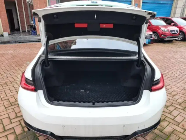 BMW i3 — Фото автомобиля 18