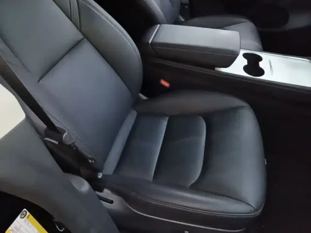 Tesla Model Y — Фото автомобиля 24