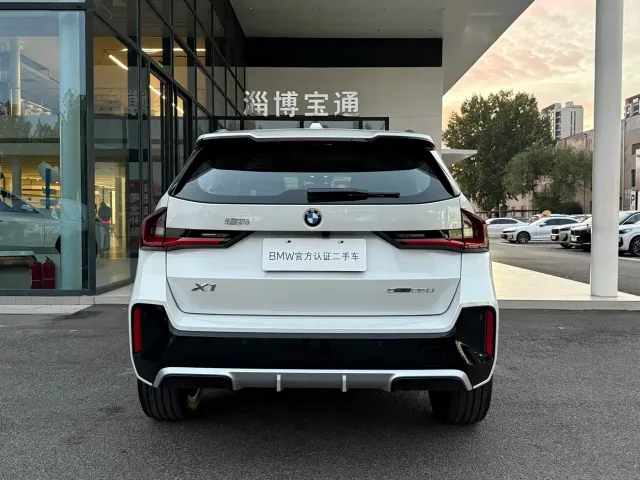 BMW X1 — Фото автомобиля 12