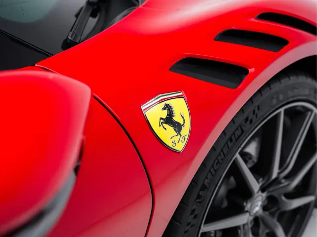Ferrari SF90 — Фото автомобиля 15